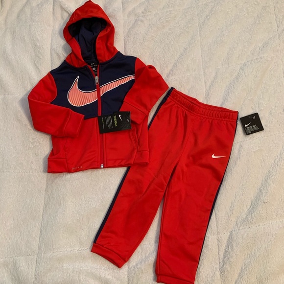red and white nike sweatsuit